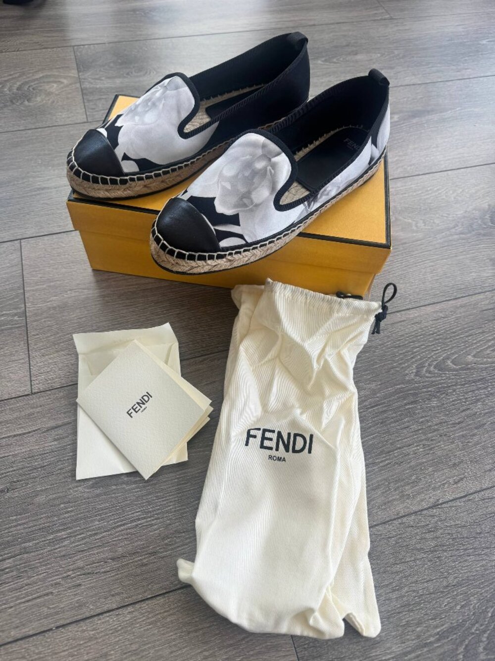 Espadrillas shoes flats with floral print